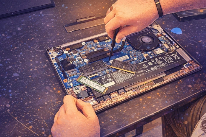 réparation ordinateur portable dans atelier